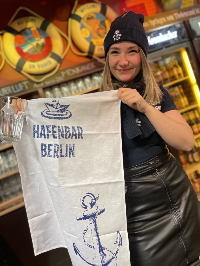 Geschirrhandtuch "Hafenbar Berlin" mit Anker rot oder blau (Limitierte Edition) – Bild 5