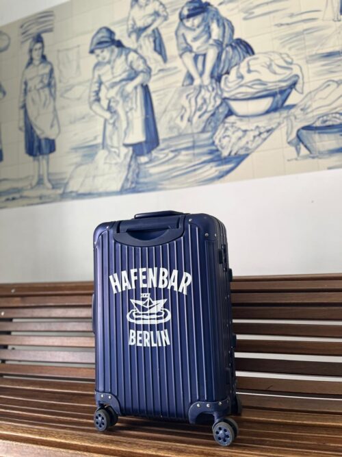 Hafenbar Koffer Trolley Handgepäck in Portugal